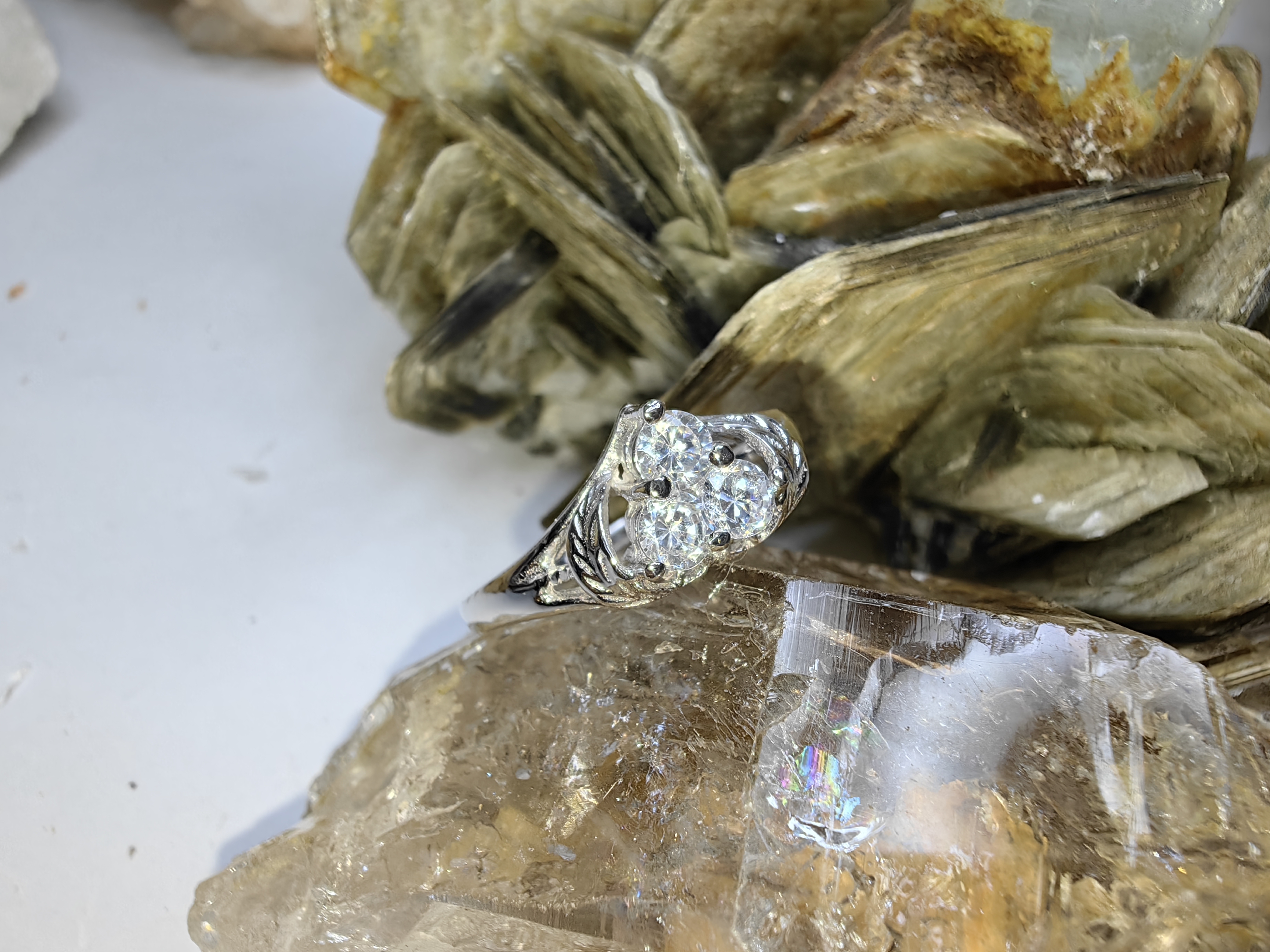 แหวนเพชร CZ เงินแท้ 92.5% Cubic Zirconia 925 Sterling Silver Ring Size 58