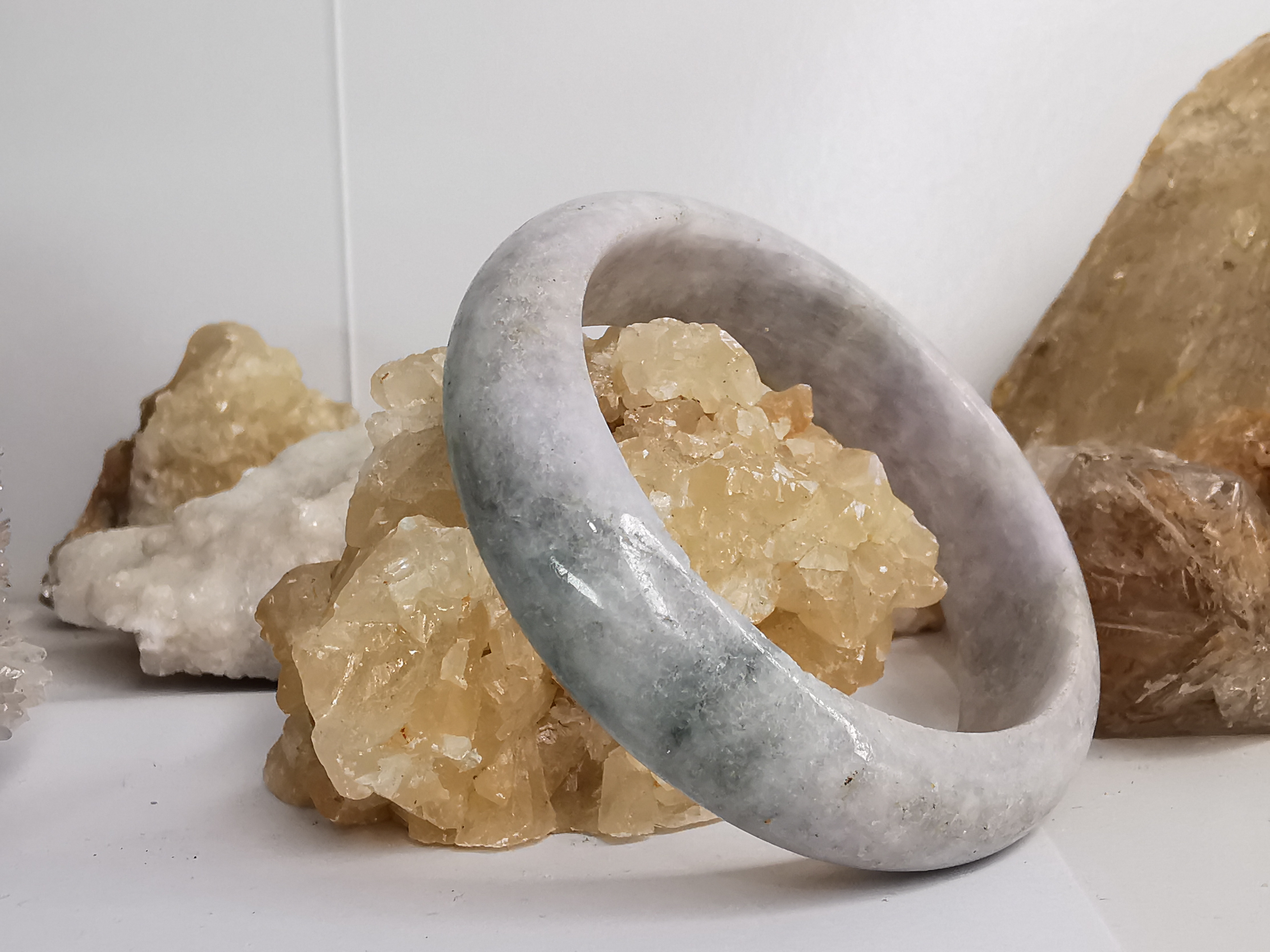 Blue White Green Jade Bangle กำไลหยกเจไดต์แท้ Diameter/ เส้นผ่านศูนย์กลางด้านใน 55 mm.