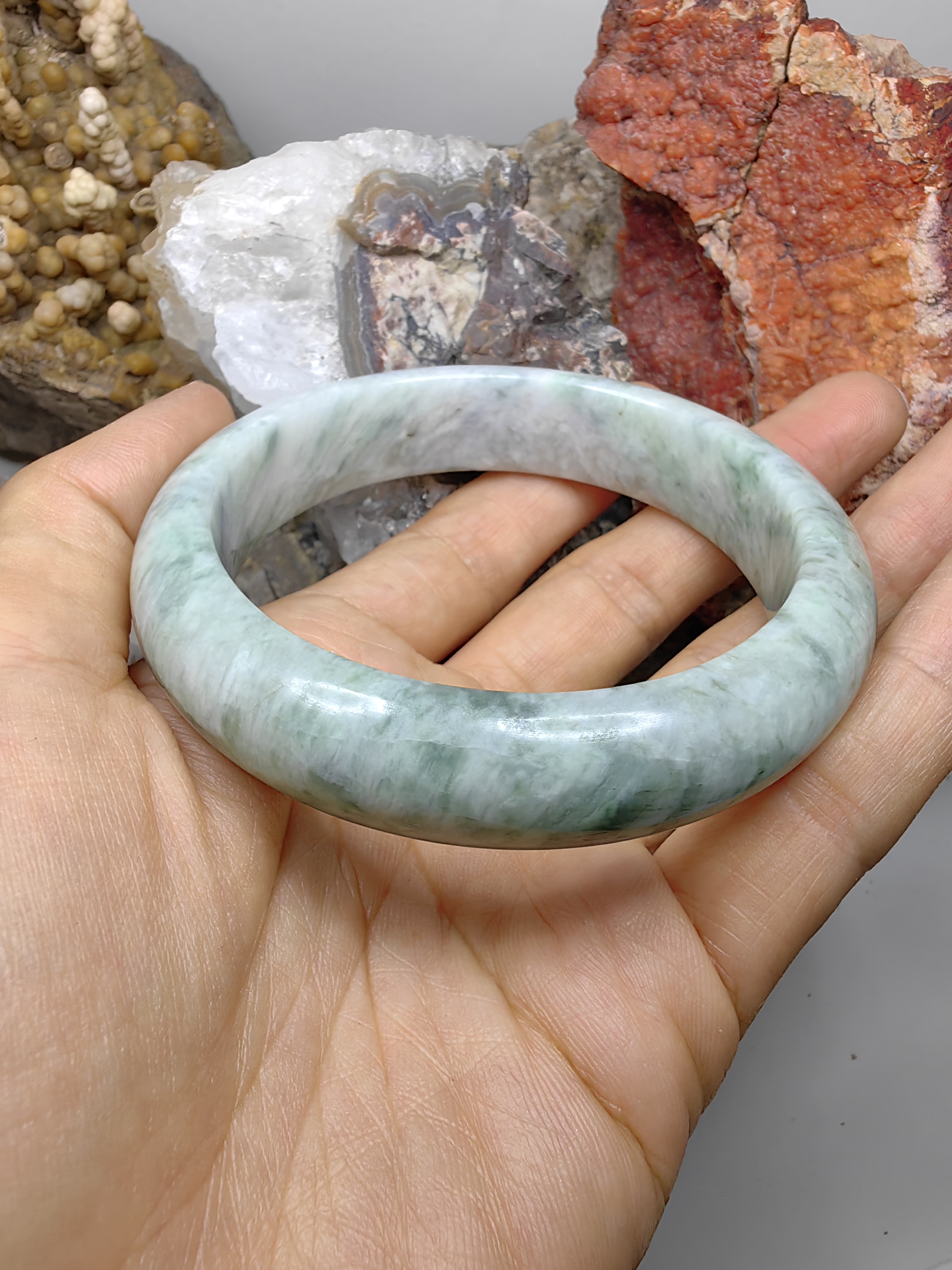 Burmese Jadeite Bangle Size 62 กำไลหยกเจไดต์พม่า Diameter/ เส้นผ่านศูนย์กลางด้านใน 62 mm.