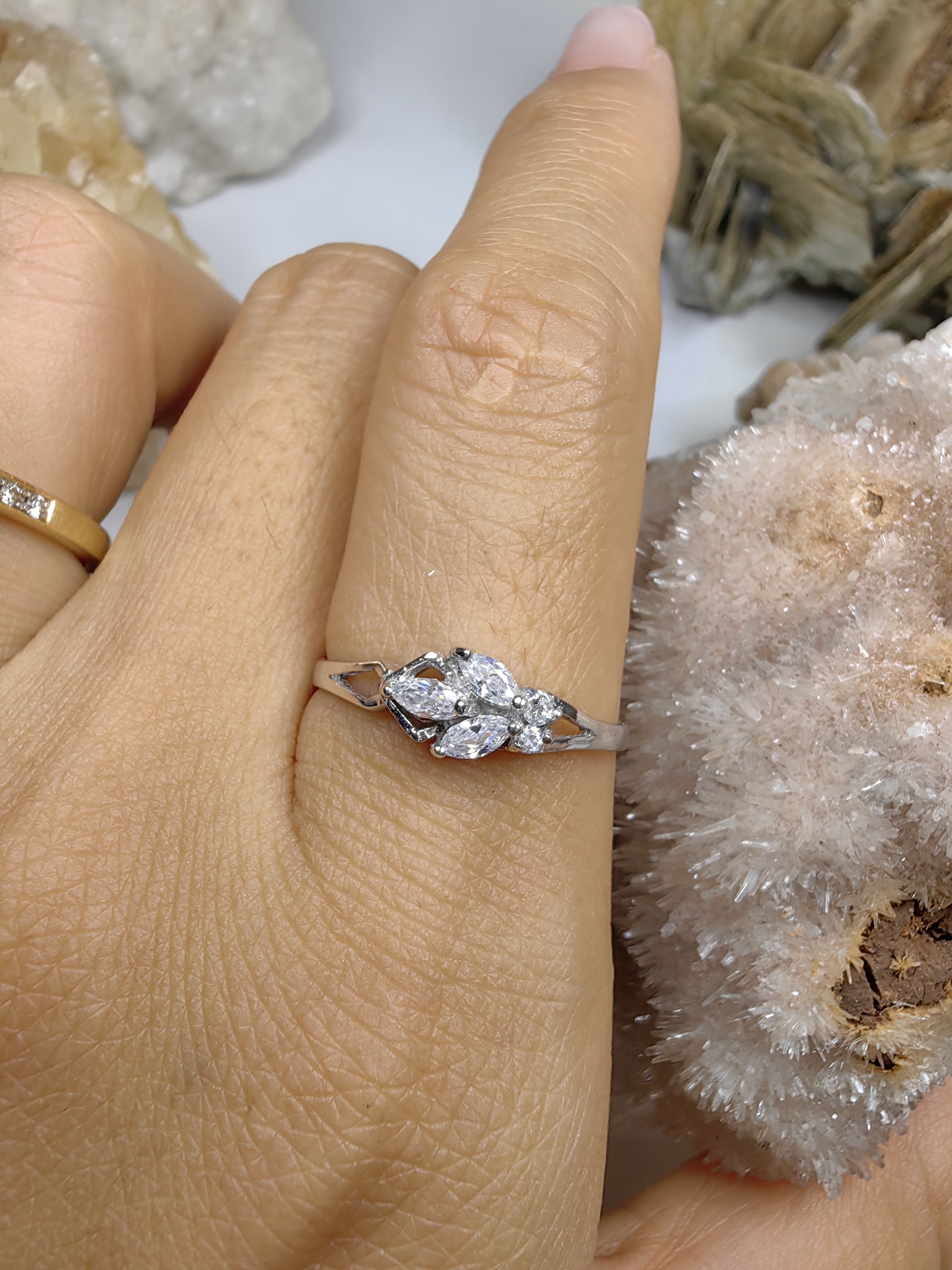 แหวนเพชร CZ เงินแท้ 92.5% Cubic Zirconia 925 Sterling Silver Ring Size 57