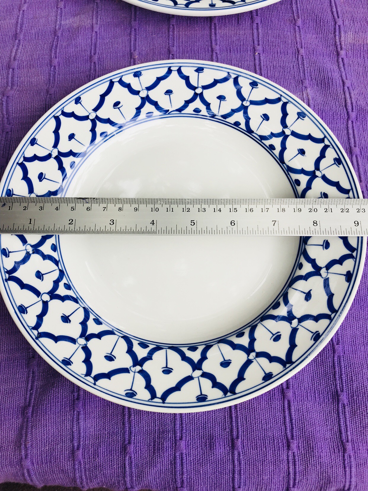 จานกลมลายไทย9"