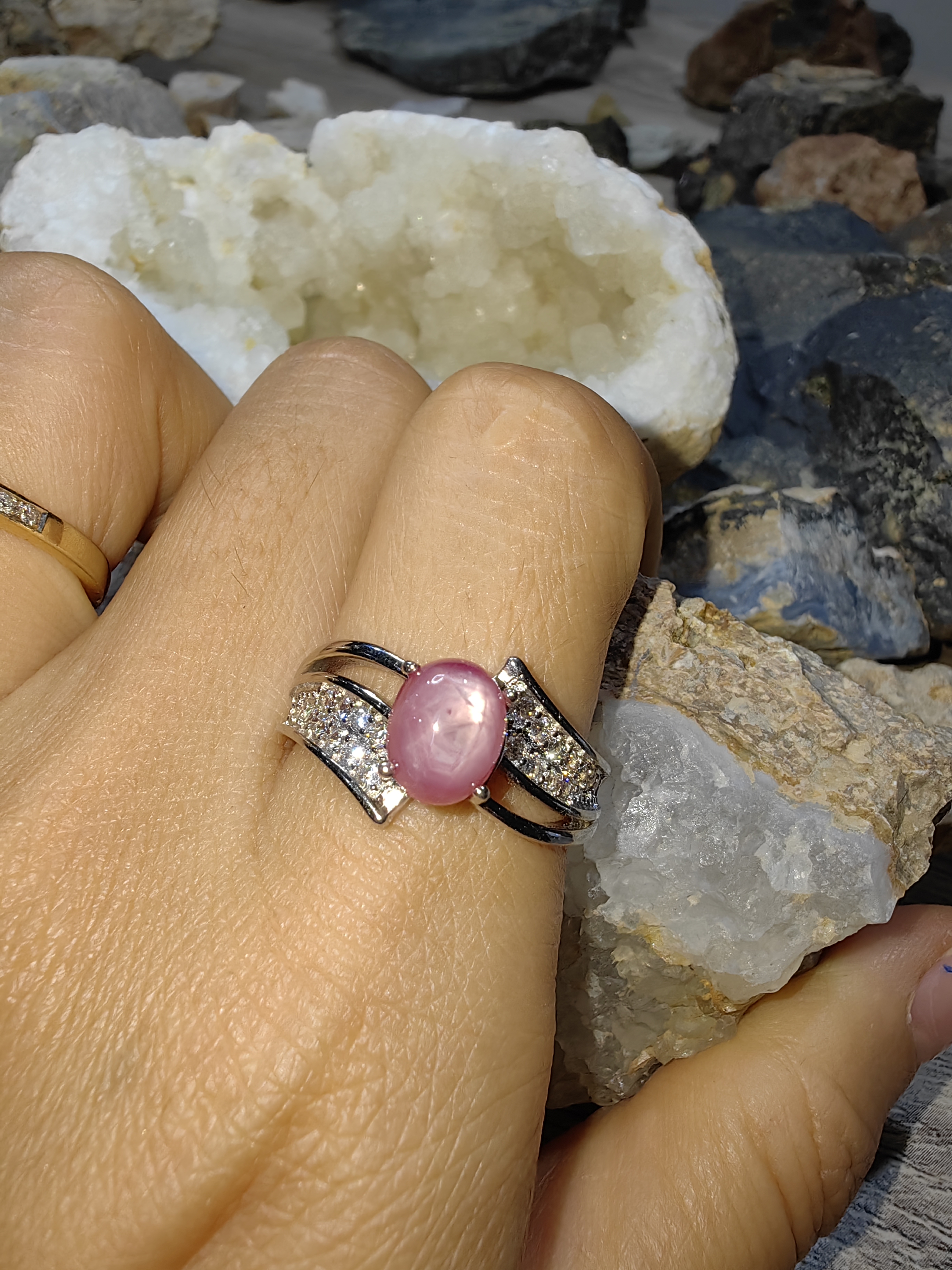 แหวนทับทิมสตาร์ล้อมเพชรสวิส Star Ruby Swiss Diamond Ring