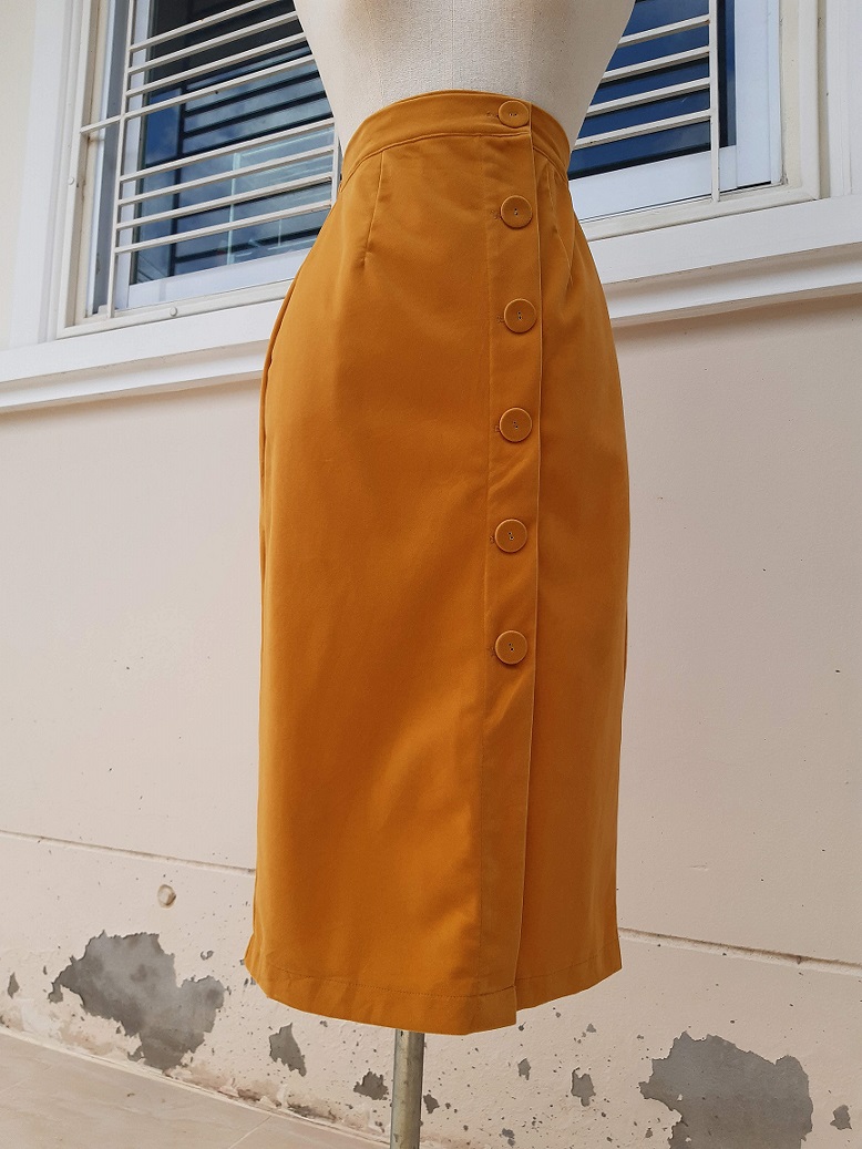 กระโปรงทรงสอบผ้าสักหลาดสีเหลืองมัสตาร์ด