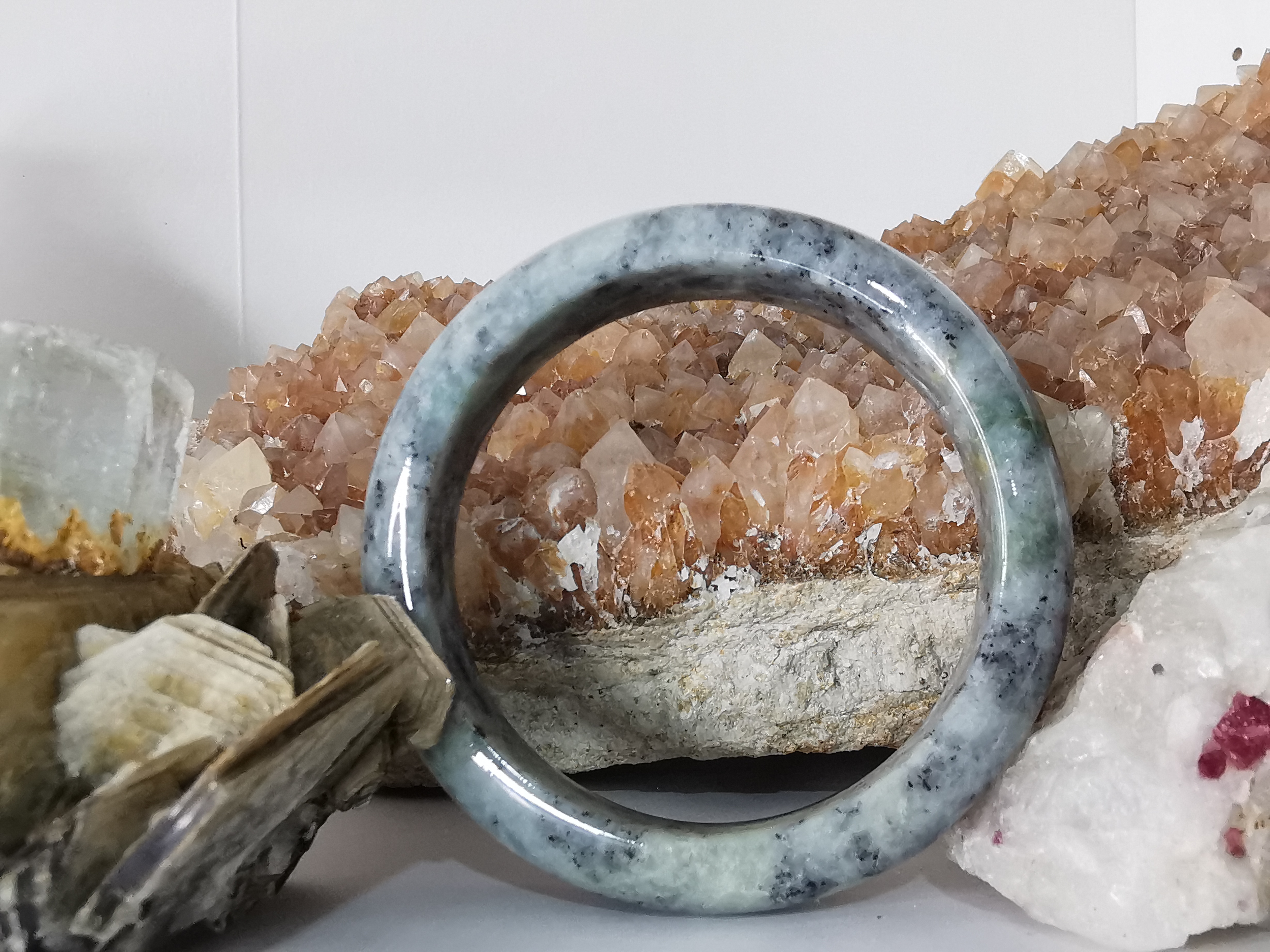 Grey Black Green Jade Bangle กำไลหยกเจไดต์แท้ Diameter/ เส้นผ่านศูนย์กลางด้านใน 55 mm.