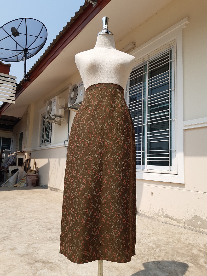 กระโปรงยาวลายดอก