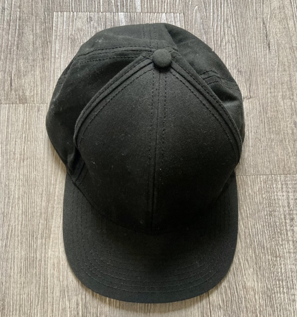 G 220108 หมวกแก๊ป ราคาเช่า 30 บาท ต่อ 1 วัน