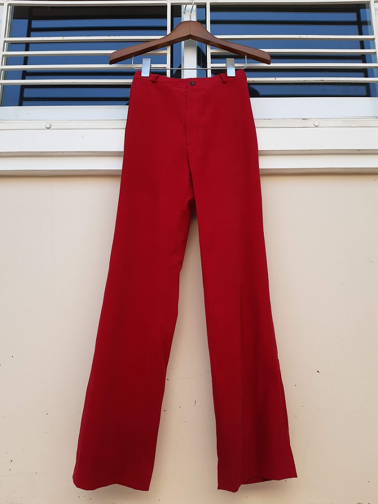 กางเกงวินเทจขายาวสีแดงผ้าสักหลาด