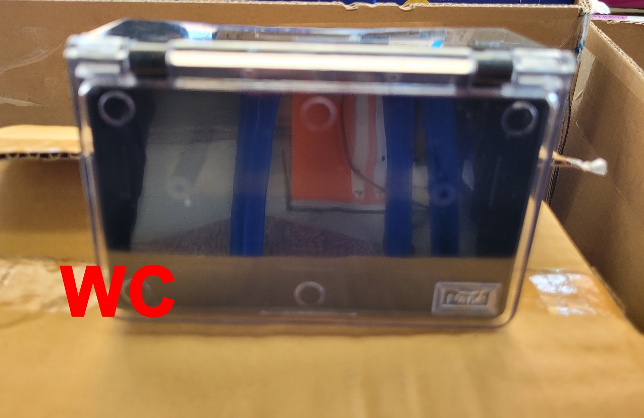 กล่องลอยกันน้ำ (ฝาใส) สีดำ แนวตั้ง NANO ขนาด2x4 สำหรับฝา 1-3 ช่อง ขนาด4x4 สำหรับฝา 4-6 ช่อง