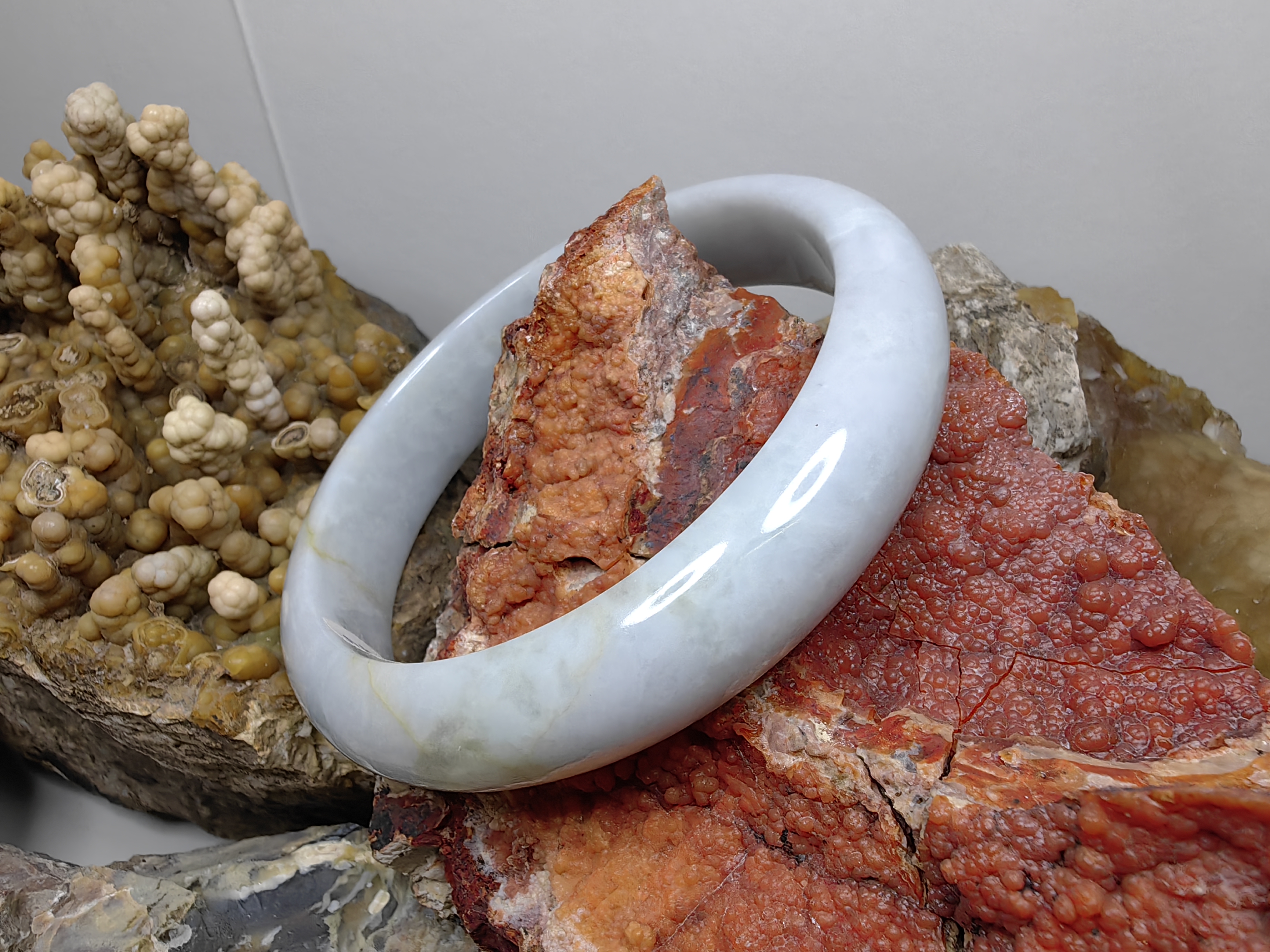 Burmese Jadeite Bangle Size 63 กำไลหยกเจไดต์พม่า Diameter/ เส้นผ่านศูนย์กลางด้านใน 63 mm.