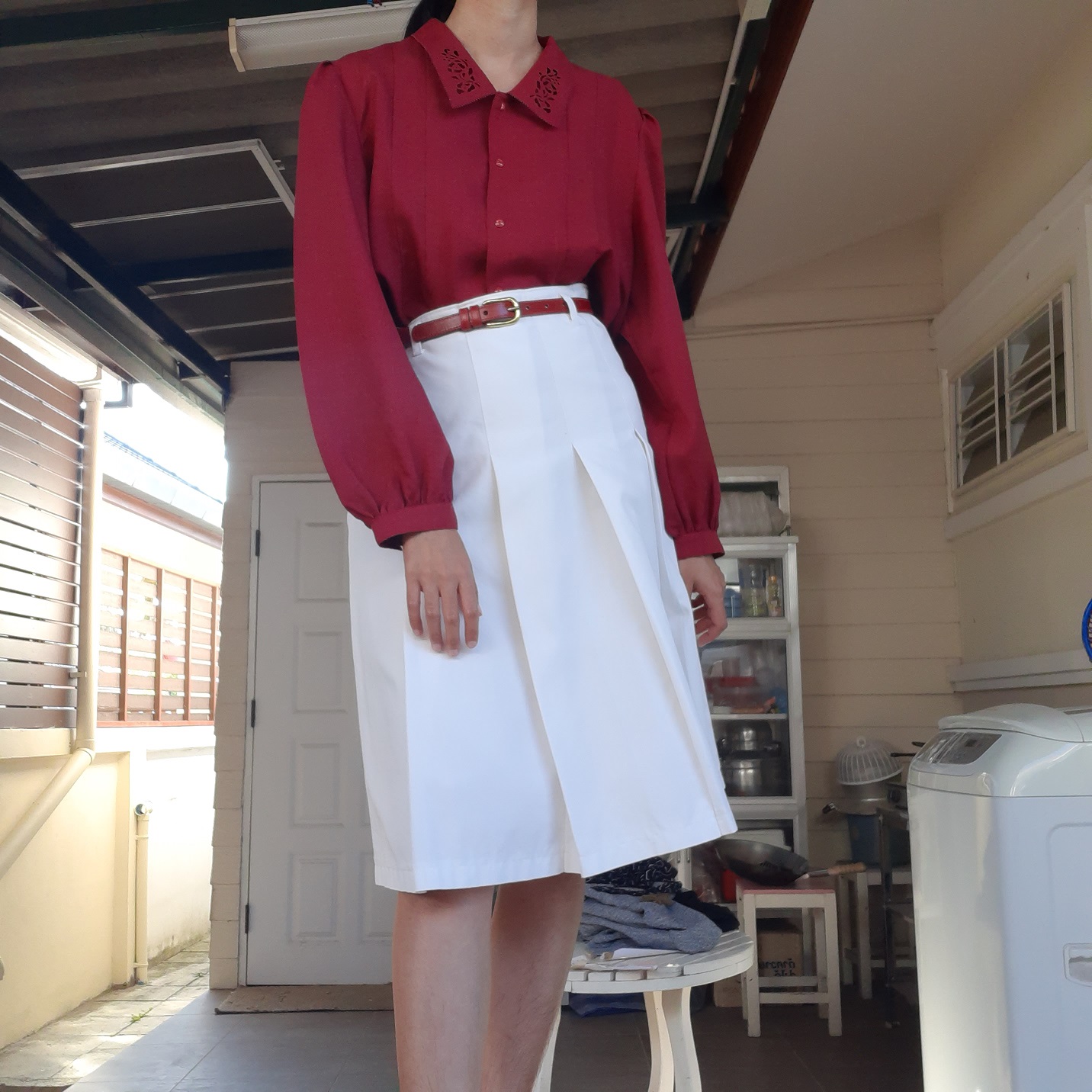 เสื้อเชิ้ตฉลุปก สีแดงเปลือกลิ้นจี่