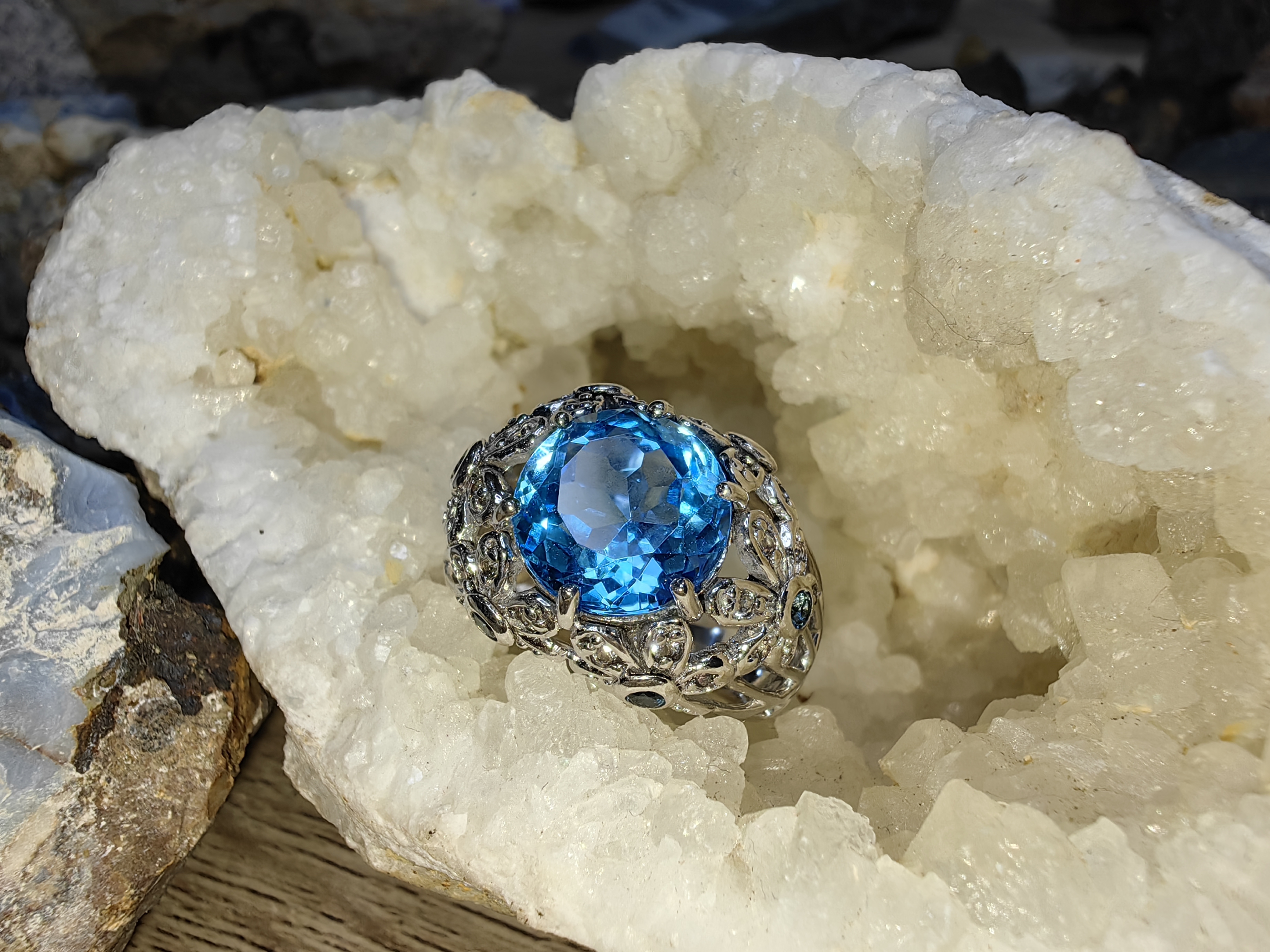 LONDON BLUE TOPAZ WHITE TOPAZ RING