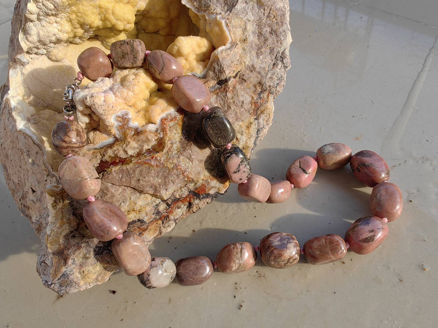 Rhodochrosite Necklace สร้อยคอโรโดโครไซต์ L 49 cm. 989.00 ct.