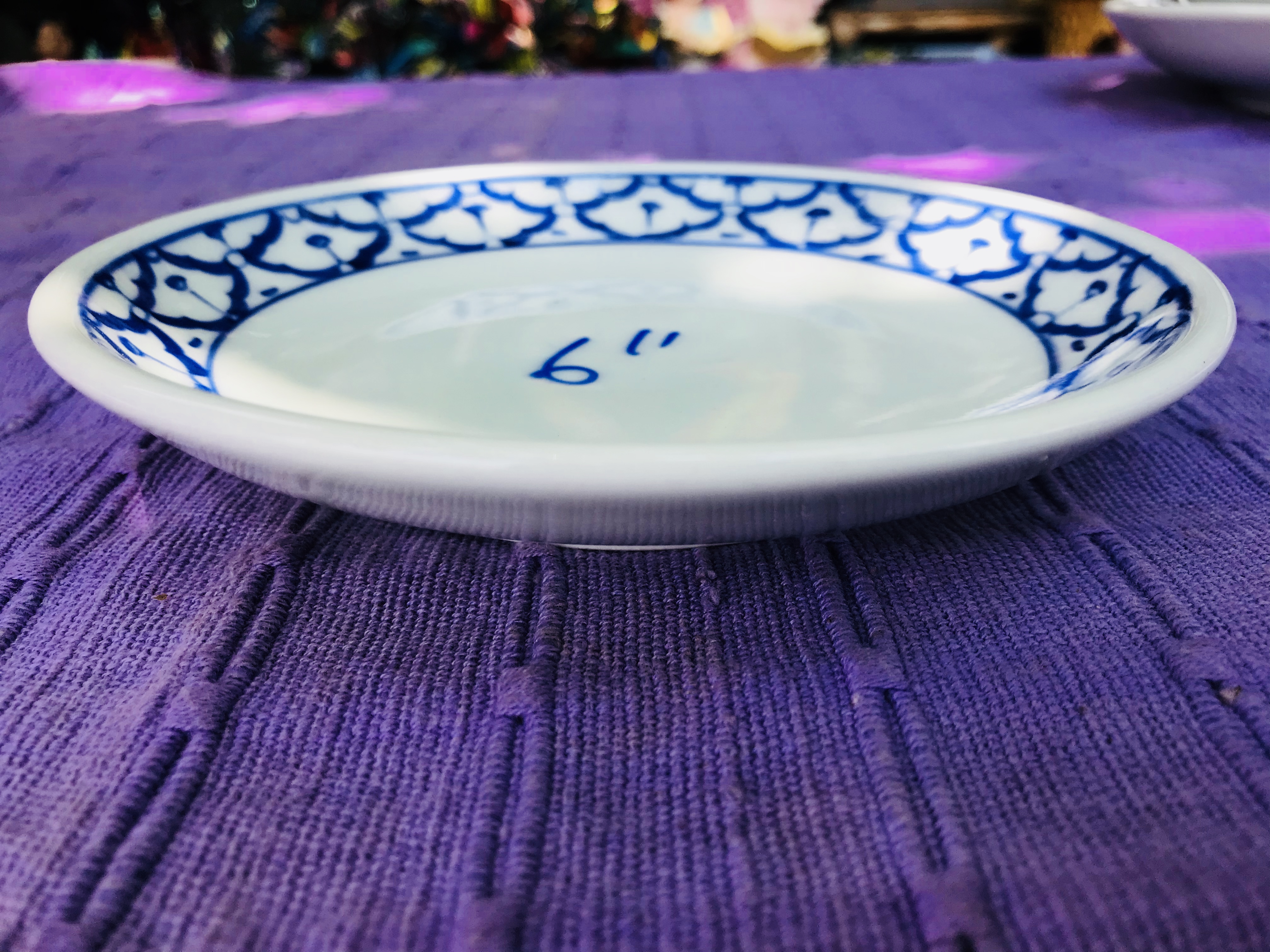 จานกลมลายไทยทรงบัว6"