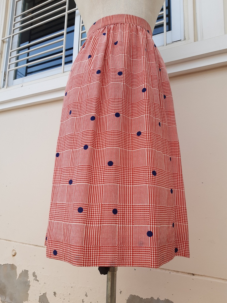 กระโปรงวินเทจลายชิดนริสีแดง แบรนด์ GIVENCHY