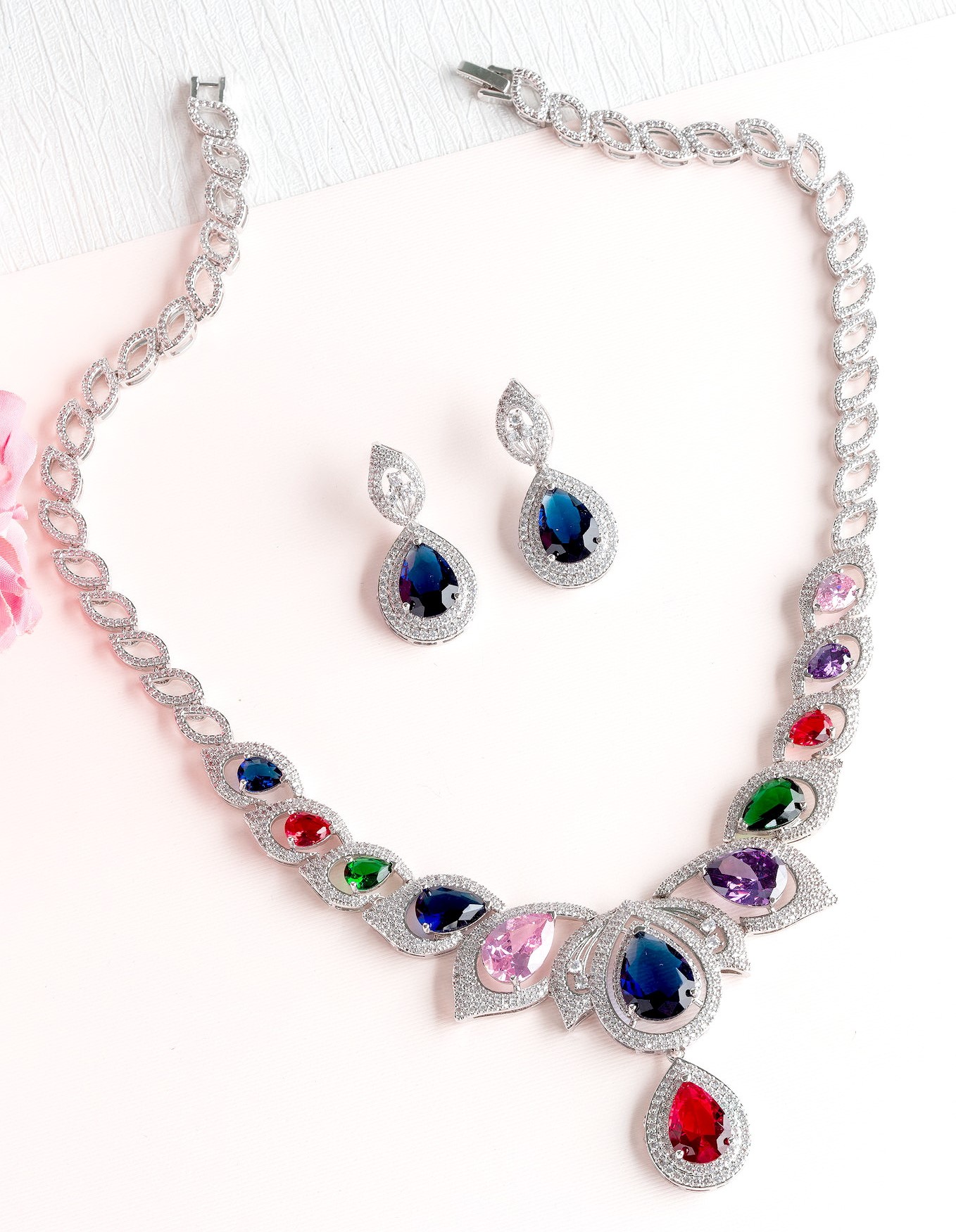 MULTI COLORED SAPPHIRE DIAMOND 18K WHITE GOLD NECKLACE สร้อยคอ ต่างหู แซฟไฟร์หลากสี ล้อมเพชร ทอง 18K Pre-order