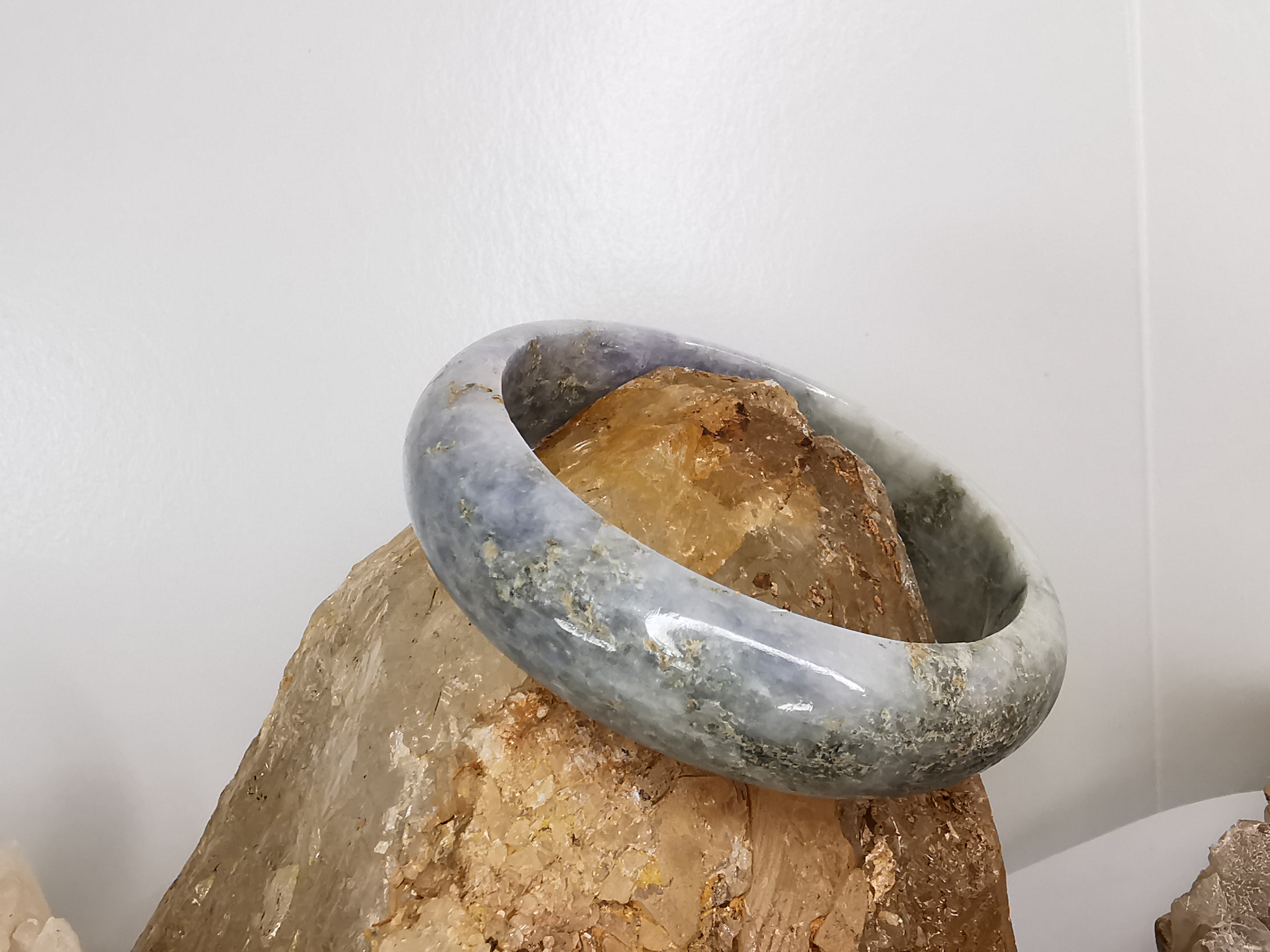 Blue Green Yellow White Jade Bangle กำไลหยกเจไดต์แท้ Diameter/ เส้นผ่านศูนย์กลางด้านใน 59 mm.