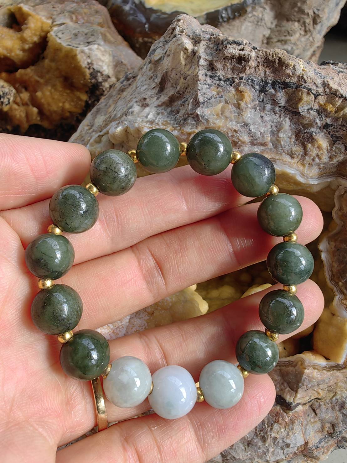 Burmese Jadeite Bracelets (Green, White) Round 10 mm. Gold Plated กำไลข้อมือหยกพม่า เขียว ขาว กลม 10 mm. คั่นเม็ดทองชุบ Free Size