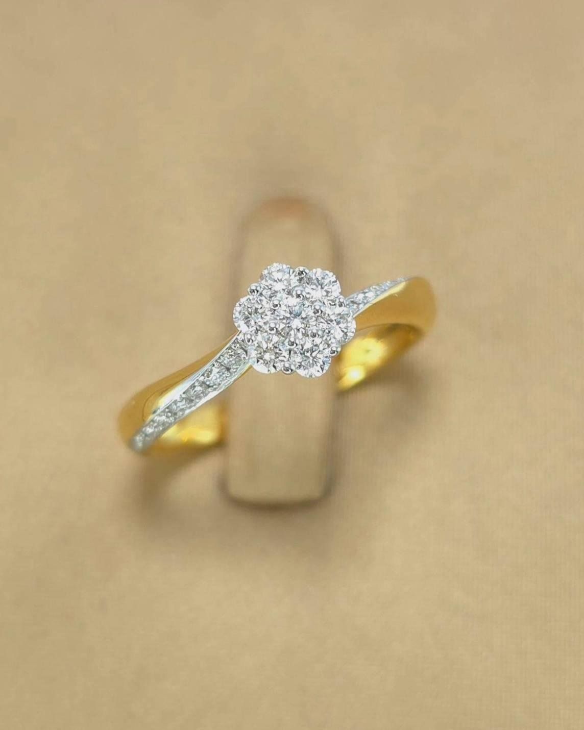 🚫ปิดการขาย(SoIdOut)🚫แหวนทองคำ 18k แบรนด์ Jubilee เพชรเกสร 4 ตัง 1 เม็ด 3 ตัง 6 เม็ด 1 ตัง 14 เม็ด รวม 36 ตัง น้ำ 99(E) ความสะอาด vvs สภาพสวยใหม่มาก ไซส์ 53 หน้ากว้าง 6 มิล น้ำหนัก 2.74 กรัม ราคา 11,500.-(Net)