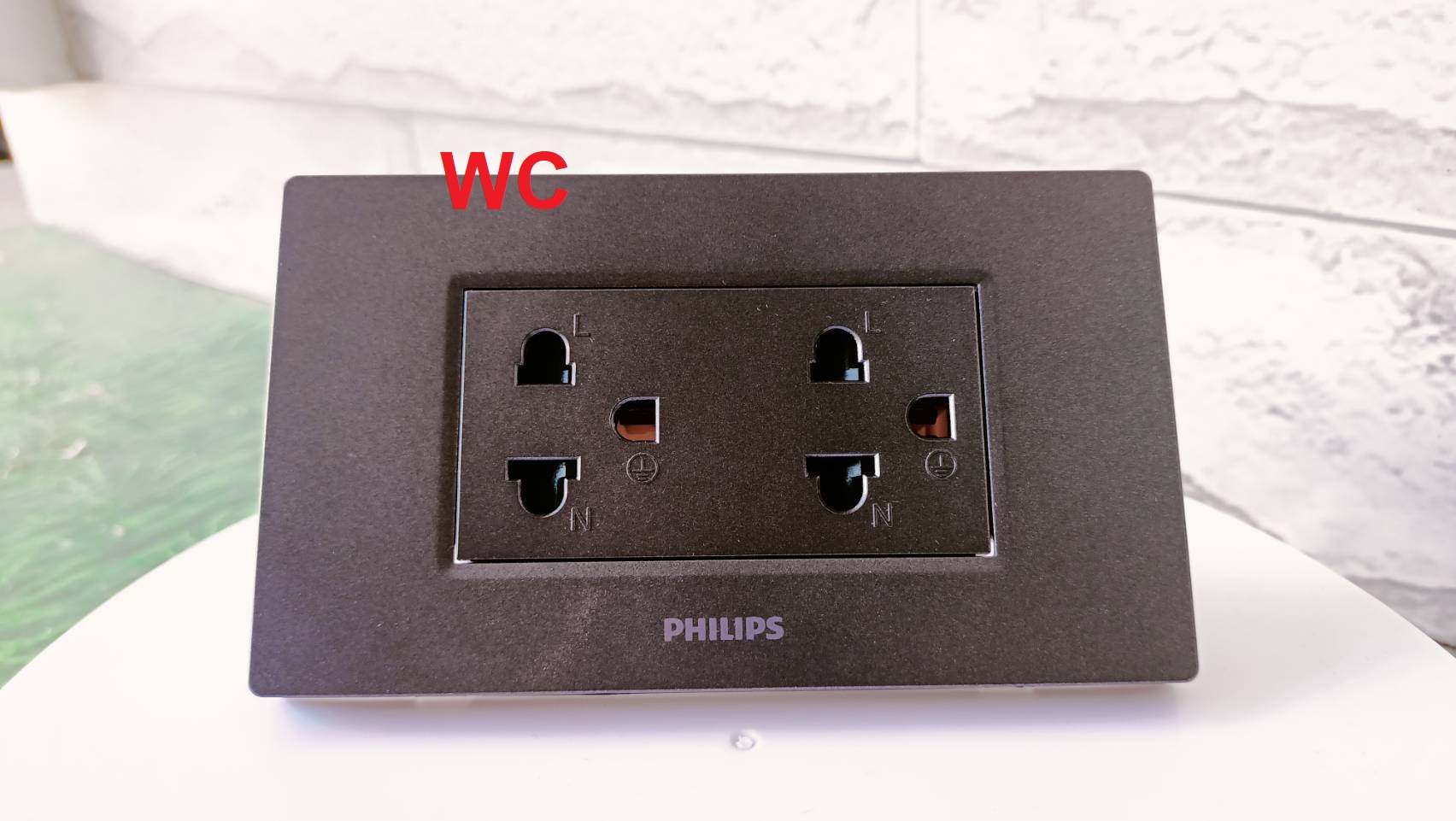 ชุดสวิทซ์ ชุดปลักไฟ ดำ BLACK PLUG SET รุ่น 2X4 3ช่อง ฟิลลิป ชุดปลั๊กกราวน์คู่ / ปลั๊กเดี่ยว / สวิตซ์ พร้อมบล็อค 2x4 ครบชุด