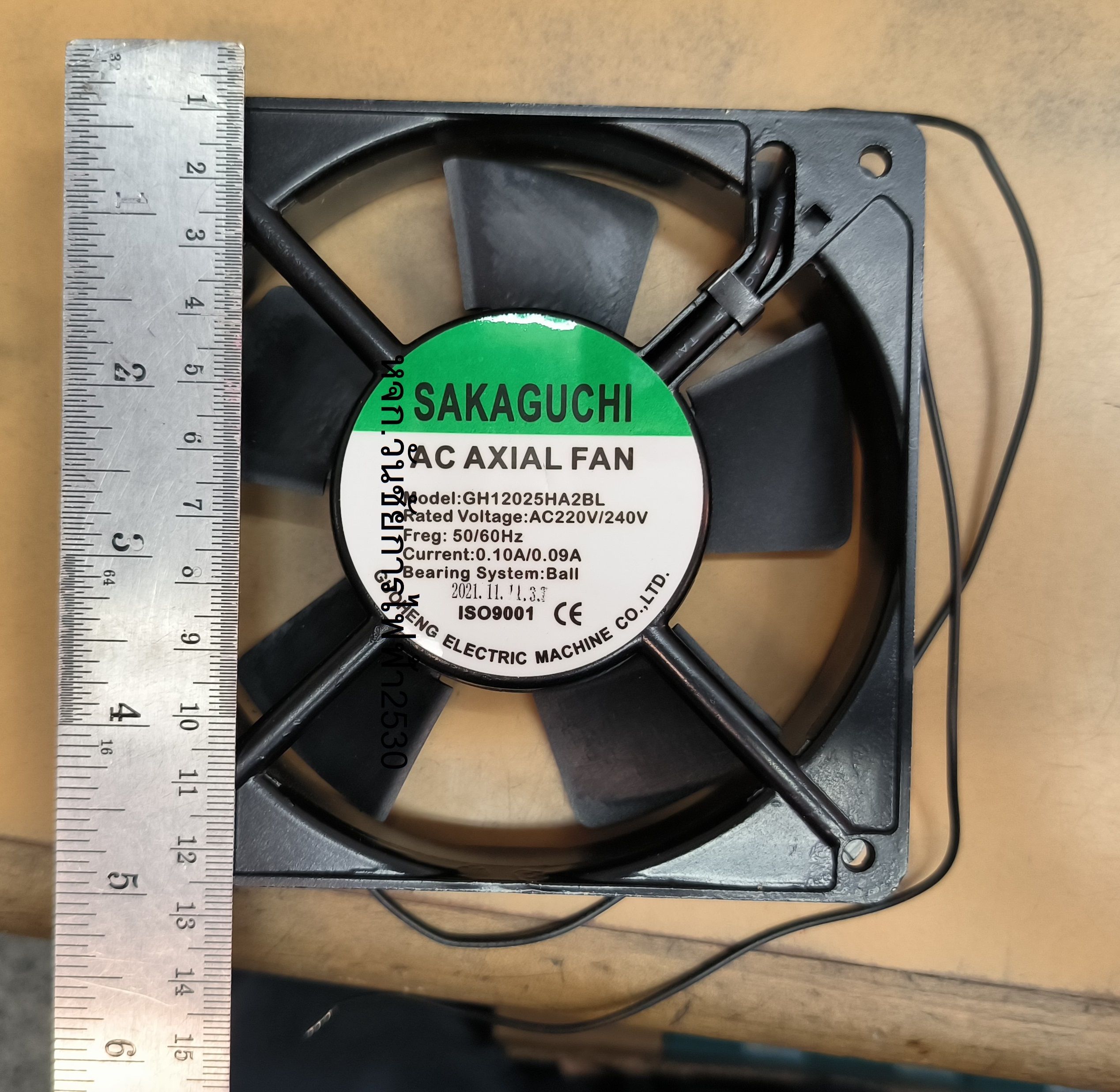 พัดลม พัดลมติดตู้ 4.5 นิ้ว AC 220V 12เซน RACK FAN Cooling Fan ตัวขอบพัดลมเป็นเหล็ก ระบายความร้อน Black ใช้ไฟบ้าน ขนาด 120X120X25mm
