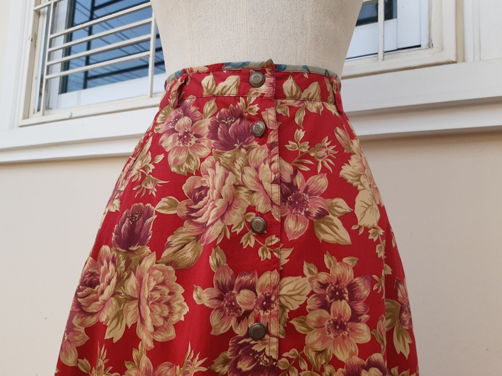 กระโปรงลายดอกกุหลาบแดง งานวินเทจแบรนด์ LizSport หายาก