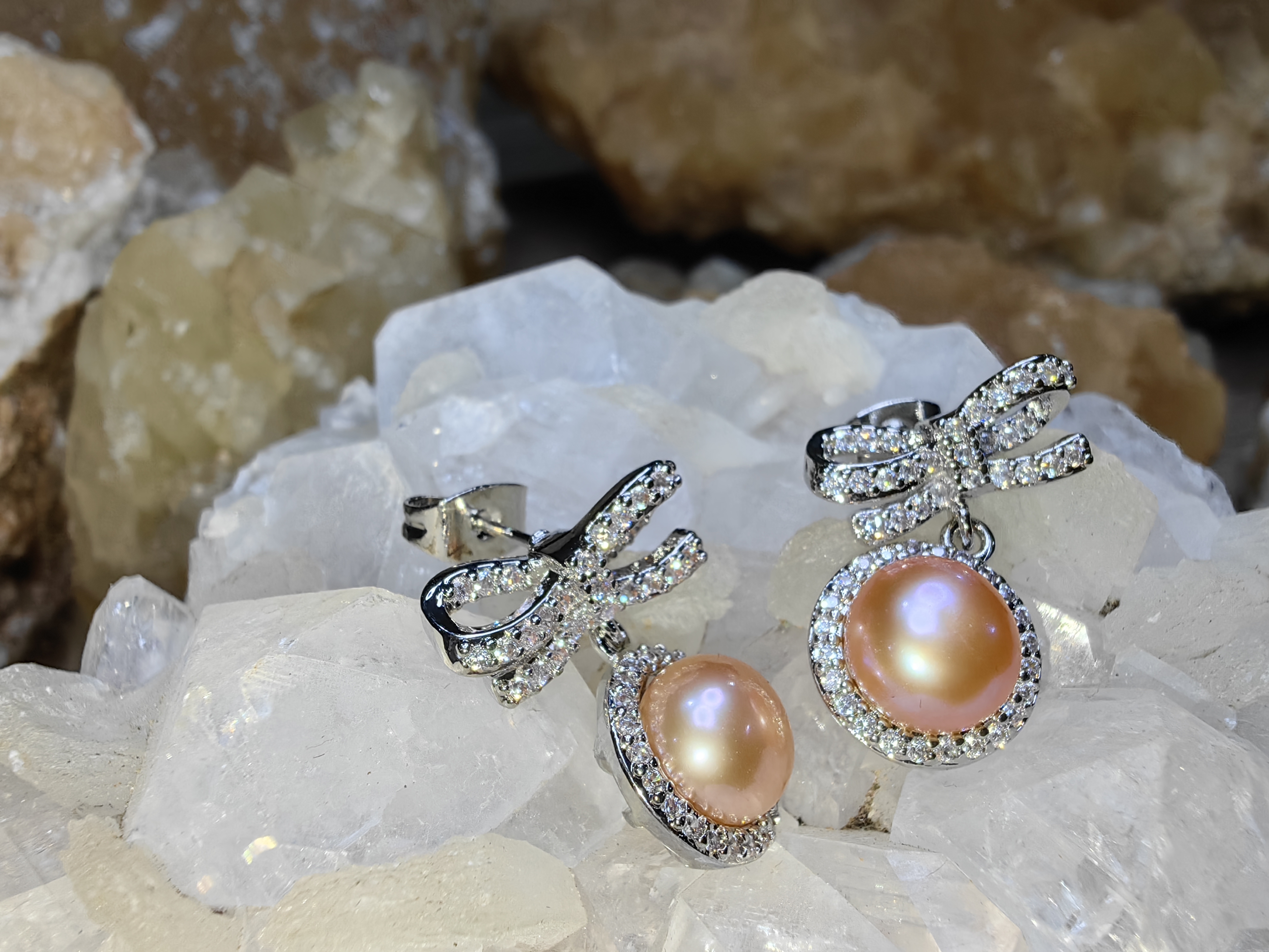 ต่างหูไข่มุกเลี้ยงธรรมชาติ เพชรสวิส Natural Cultured Pearl Swiss Diamond Earrings