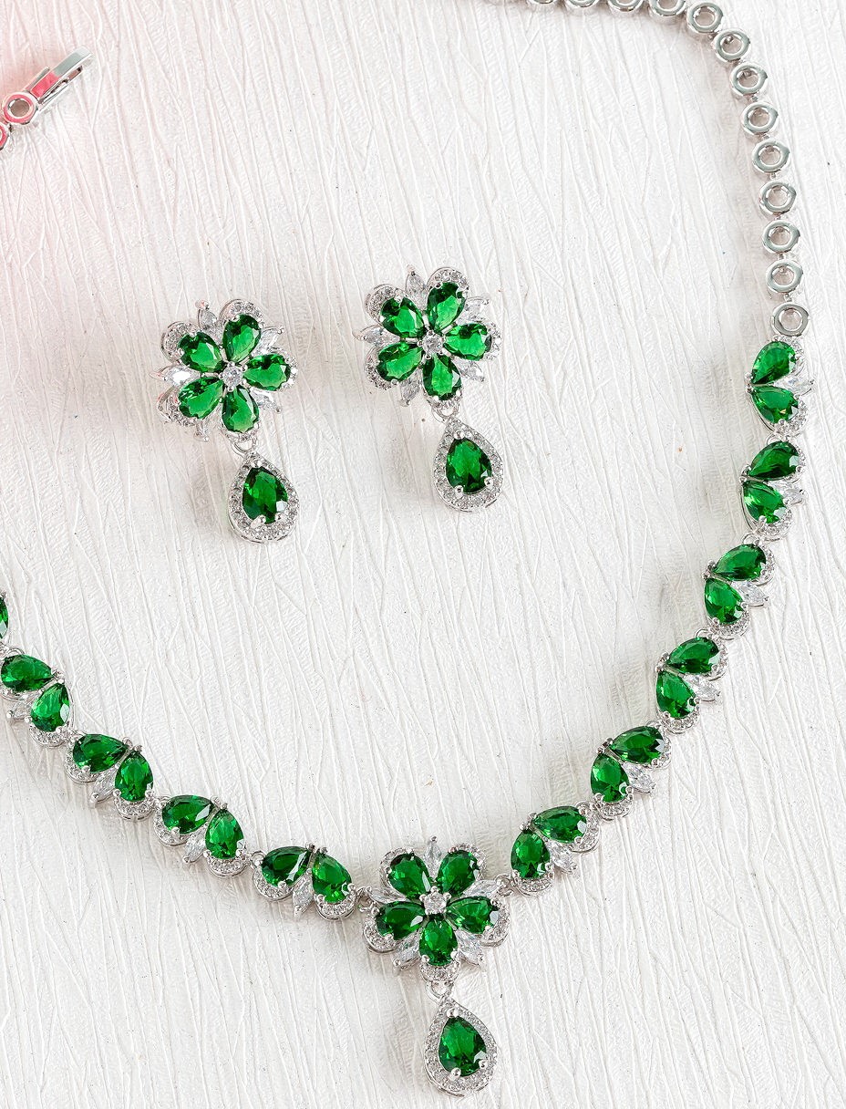 EMERALD DIAMOND 18K WHITE GOLD NECKLACE EARRING สร้อยคอ ต่างหู มรกต เพชร ทอง 18K Pre-order