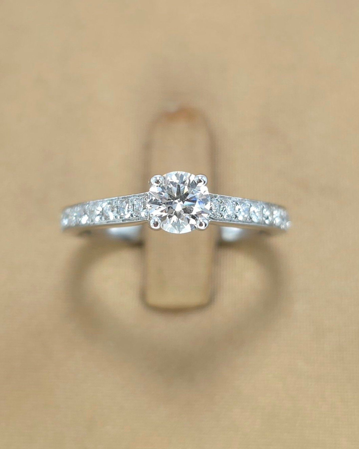 🚫ปิดการขาย(SoIdOut)🚫แหวนทองคำขาว 18K แบรนด์ Ananta เพชรเกสร 40 ตัง 1 เม็ด น้ำ 100(D) VS1 3 Excellent GIA: 5146115231 ใบสำเนา ข้างเพชรเกสร 1.5 ตัง 16 เม็ด รวม 28 ตัง น้ำ 98-100 ความสะอาด if-vvs ไซส์ 51 น้ำหนัก 3.09 กรัม ราคา 30,900.-(Net) (