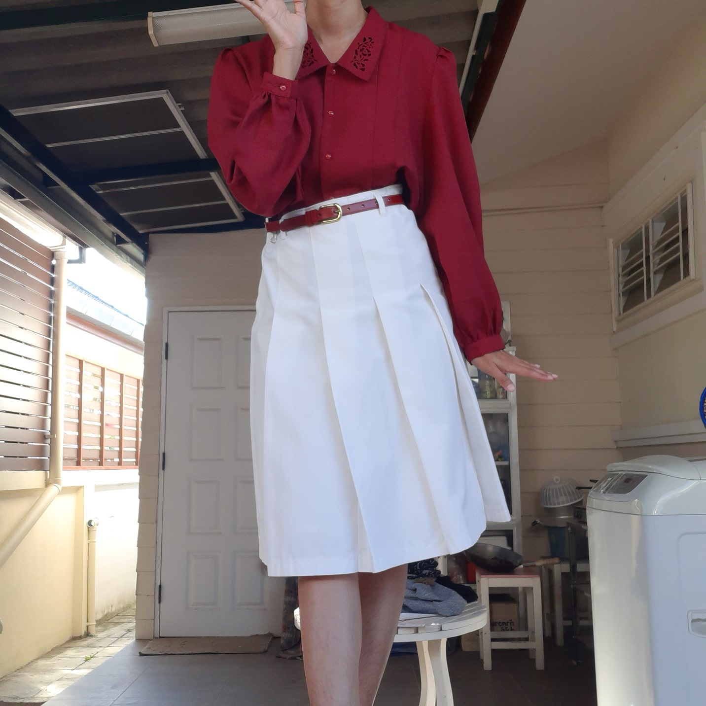 เสื้อเชิ้ตฉลุปก สีแดงเปลือกลิ้นจี่