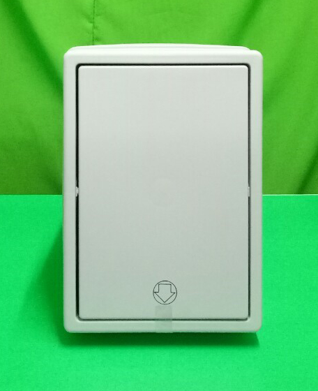 ถังขยะทรงเหลี่ยม ฝาสวิง 20 ลิตร