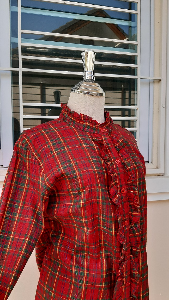 เสื้อลายสก็อตสีแดง ผ้าวิ๊งๆ