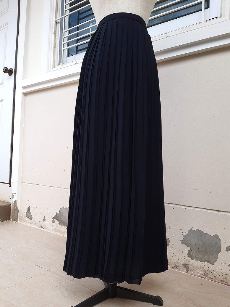 กระโปรงพลีทยาวสีดำใส่ทำงาน ใส่เรียน