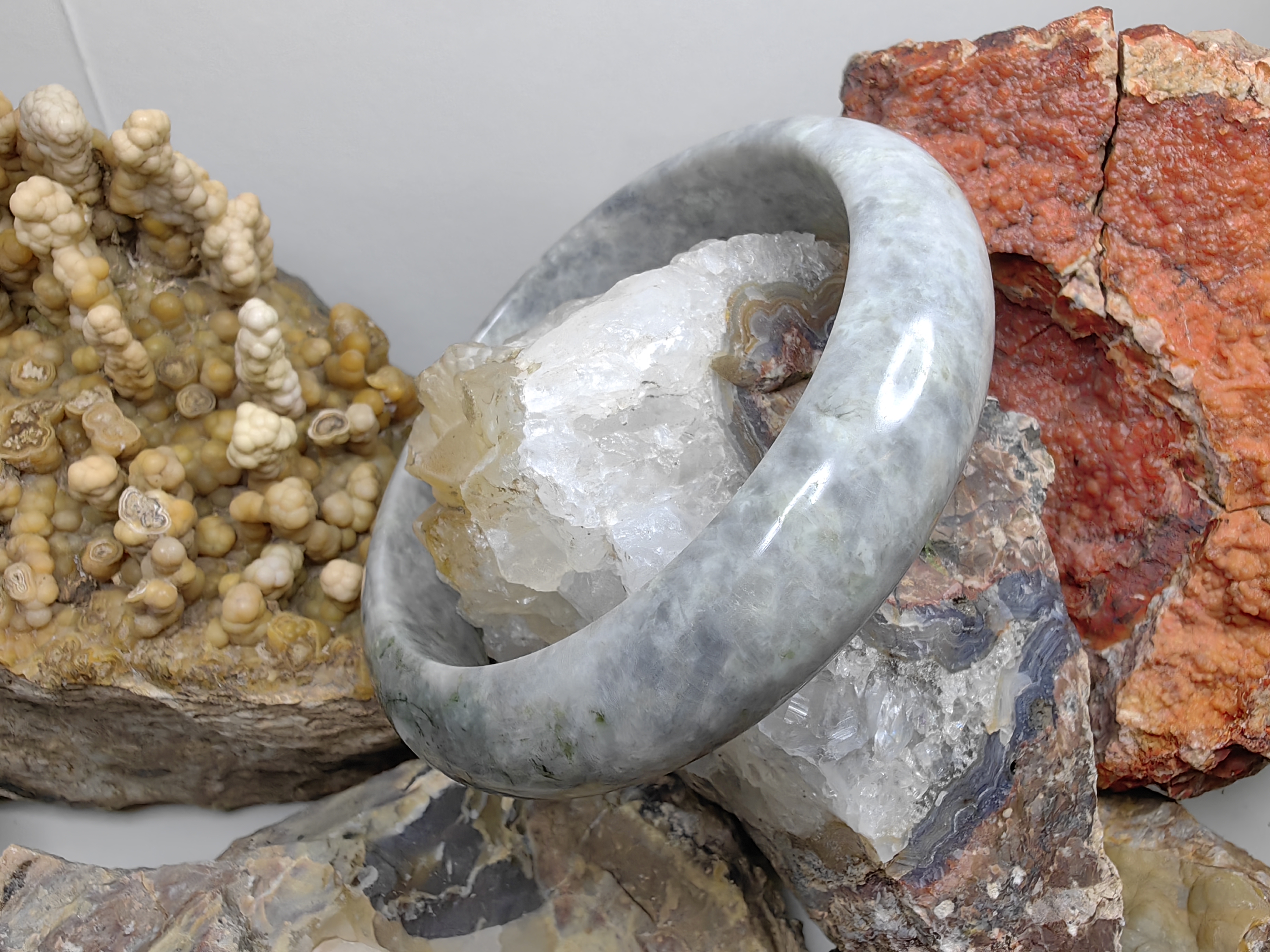 Burmese Jadeite Bangle Size 63 กำไลหยกเจไดต์พม่า Diameter/ เส้นผ่านศูนย์กลางด้านใน 63 mm.