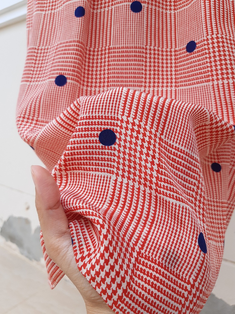 กระโปรงวินเทจลายชิดนริสีแดง แบรนด์ GIVENCHY