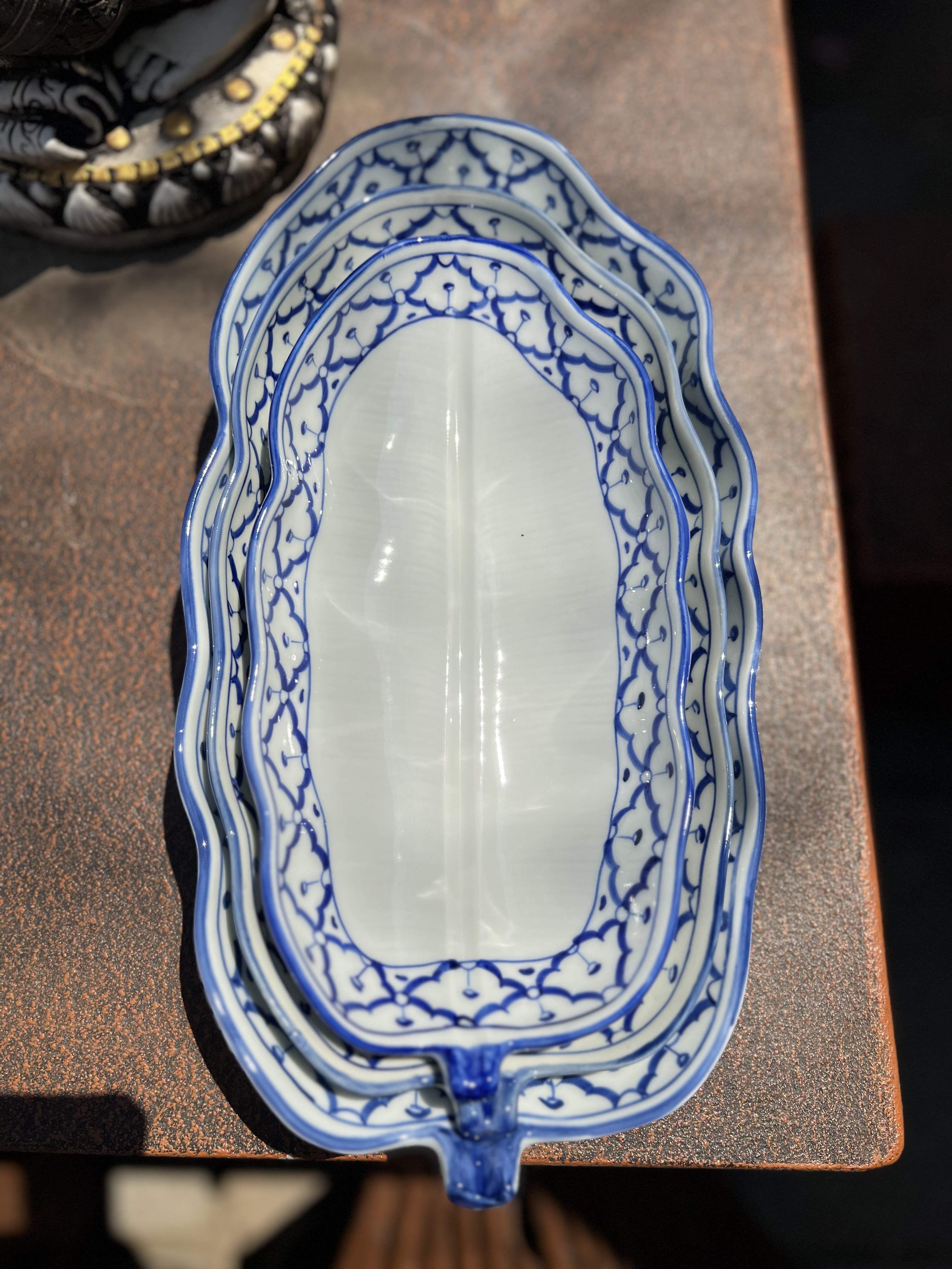 จานใบตองลายไทย10"