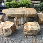 โต๊ะหิน