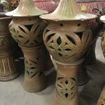 โคมไฟดินเผาทรงสูง