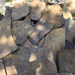 หินแผ่นสีเหลือง