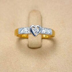 🚫ปิดการขาย(SoIdOut)🚫แหวนทองคำ 18K เพชรเกสร 5 ตัง 1 เม็ด 3 ตัง 4 เม็ด รวม 17 ตัง น้ำ 98-100 ความสะอาด vvs ไซส์ 51 น้ำหนัก 2.56 กรัม