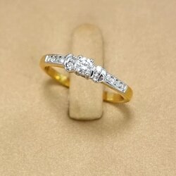 🚫ปิดการขาย(SoIdOut)🚫แหวนทองคำ 18K เพชรเกสร 9 ตัง 1 เม็ด 1.5 ตัง 4 เม็ด 1 ตัง 8 เม็ด รวม 23 ตัง น้ำ 96-97 ความสะอาด vs ไซส์ 50 น้ำหนัก 1.84 กรัม ราคา 5800.-(Net)