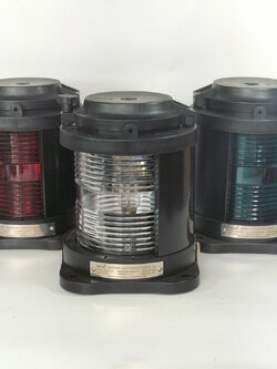 ไฟสัญญาณกราบเรือ Side lights ขายเป็นคู่ โคมไฟสีแดง(กราบขวา)และโคมไฟสีเขียว(กราบซ้าย) สำหรับเรือยาว 12- 50 เมตร