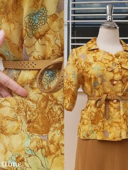 เสื้อวินเทจสีเหลือง อกแต่งโบว์เล็กๆน่ารักมาก