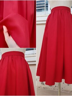 กระโปรงพลีทบานสีแดง เอวยืดได้เยอะจ้า