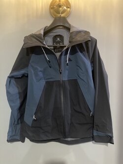 G 220644 เสื้อแจ็คเก็ตเทาฟ้า QUECHUE ราคาเช่า 150 บาท ต่อ 1 วัน