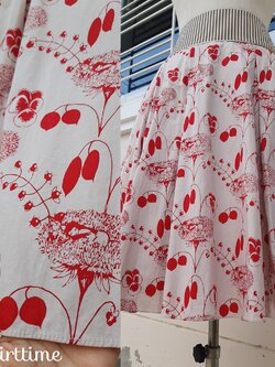 กระโปรงบานสีแดงลาย Little angel ขอบเอวแต่งผ้าลายทาง