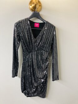 G 220256 Dressเลื่อมดำ LM lemonade ราคาเช่า 70 บาท ต่อ 1 วัน