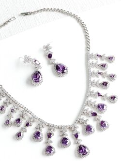 VIOLET SAPPHIRE DIAMOND 18K WHITE GOLD NECKLACE EARRING สร้อยคอ ต่างหู แซฟไฟร์สีม่วง ล้อมเพชร ทอง 18K Pre-order