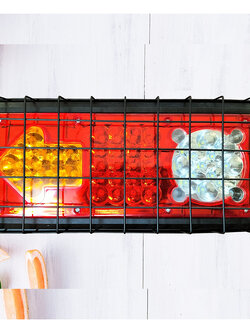 ไฟท้ายลูกศรใหญ่"ไฟกระพริบ" มีตระแกรงกันหิน 3 ตอน 49LED มีปลั๊กไฟ12V ออกแบบให้แสงสว่างสวยงามแสงกระจายมากขึ้น