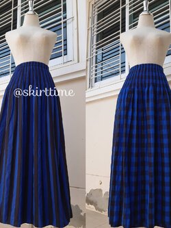 กระโปรงยาวสีน้ำเงินลายสก็อต ลายทาง ใส่ได้ 2 ด้าน