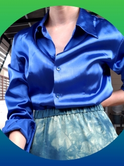 เสื้อเชิ้ตผ้าซาตินสีน้ำเงิน